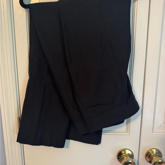 Classic Black Capri Pants - Picture 7 of 8